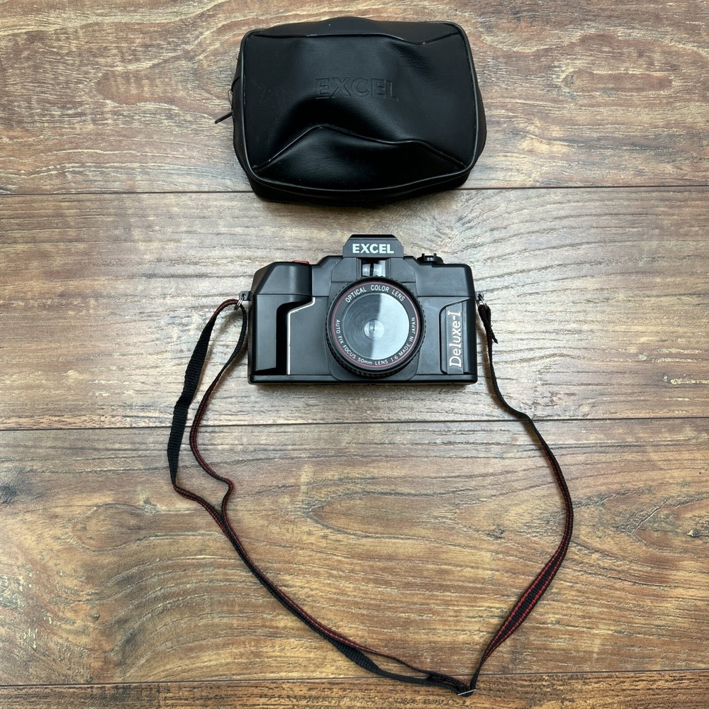 Excel Deluxe-I 35MM‎ Film Camera with Strap And Original Case Untested